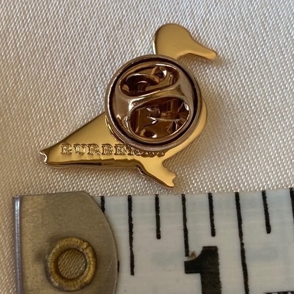BURBERRY DUCK VINTAGE STICK / LAPEL PUSH PIN ( STILL IN PLASTIC) - Picture 3 of 3